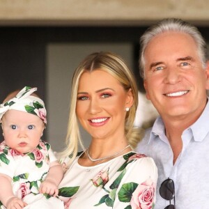 Ana Paula Siebert e Roberto Justus viajaram para a Bahia com a filha do casal, Vicky