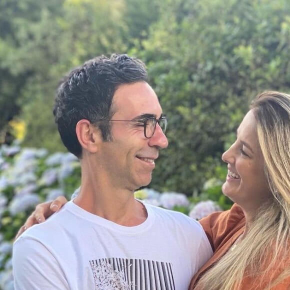 Ticiane Pinheiro e Cesar Tralli estão viajando com as filhas da apresentadora