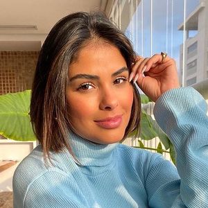 Ex-BBB Munik Nunes passou por cirurgia para aperfeiçoar a barriga