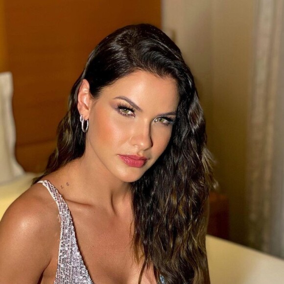 Andressa Suita autorizou fã postar foto dela com Gusttavo Lima