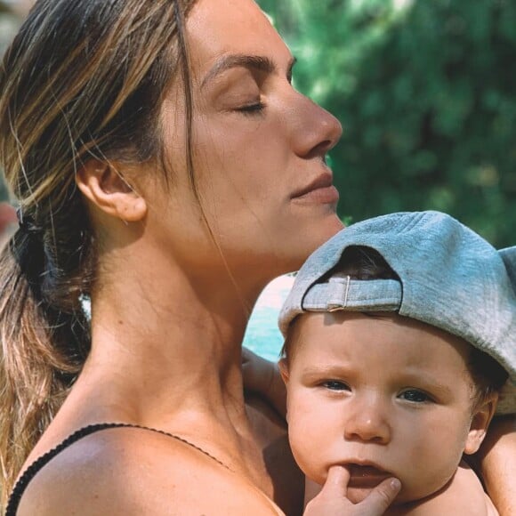 Giovanna Ewbank curte dia de sol com filho caçula, Zyan