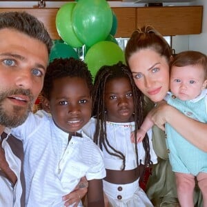 Giovanna Ewbank está de quarentena com o marido, Bruno Gagliasso, e os filhos, Zyan (6 meses), Bless (6 anos), e Títi (7 anos)