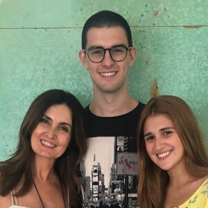 Fátima Bernardes publicou foto com filho, Vinicius Bonemer, e a namorada