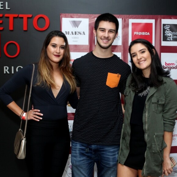 Filho de Fátima Bernardes está morando na França, onde investe nos estudos
