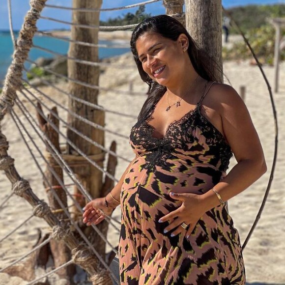 Simone, da dupla com Simaria, adiava segunda gravidez por medo de reviver os enjoos e engordar de novo