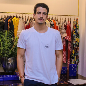 Enzo Celulari e Bruna Marquezine estariam namorando, segundo colunista