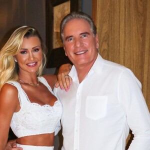 Roberto Justus e Ana Paula Siebert conheceram a neta caçula do empresário, Stella