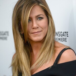 Jennifer Aniston dorme 8 horas por noite