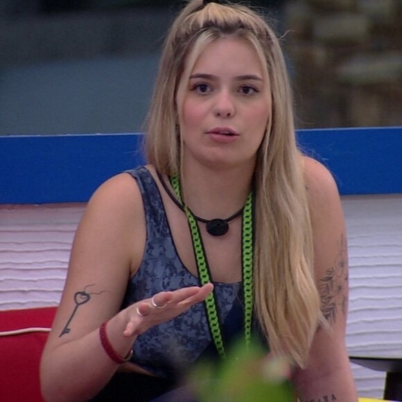 'BBB 21': Viih Tube diz que seio sangrou por rasgar piercing