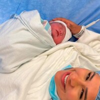 Simone revela rosto da filha, Zaya: 'Ela é linda'. Veja fotos inéditas após o parto da bebê!