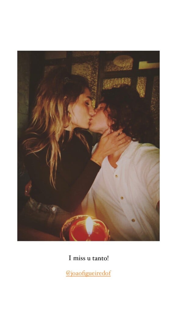 Sasha Meneghel postou foto beijando o noivo, João Figueiredo