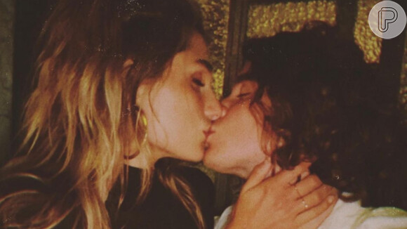 Sasha Meneghel postou foto de beijo em João Figueiredo para lamentar distância do noivo: 'Sinto muito sua falta'