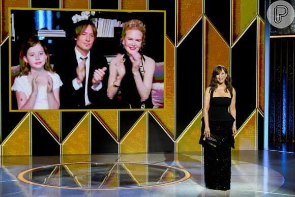 Ao todo, o look de Nicole Kidman para o Globo de Ouro 2021 foi criado em 17 dias