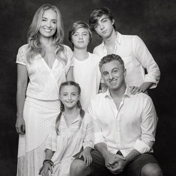 Luciano Huck lembrou nova responsabilidade do filho Joaquim com os 16 anos: 'Eleitor'