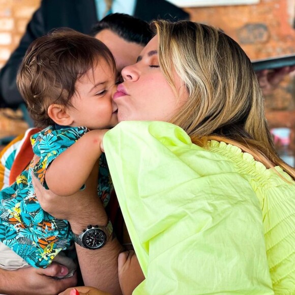 Marília Mendonça é mãe de Léo, de 1 ano