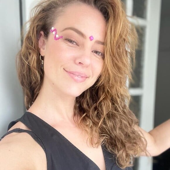 Cabelo de Paolla Oliveira: atriz já vinha assumindo a curvatura natural dos fios em fotos publicadas nas redes sociais