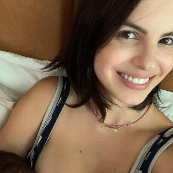 Sthefany Brito é adepta de posts no estilo 'maternidade real'