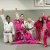 Kyra Gracie dá aulas de jiu-jitsu para meninas
