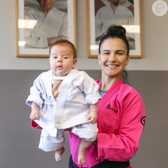 Mulher de Malvino Salvador, Kyra Gracie postou foto do filho caçula, Rayan, usando quimono
