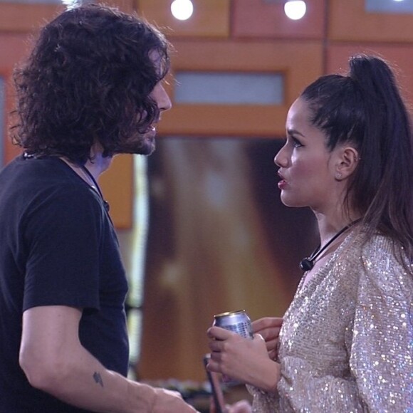 'BBB 21': Juliette e Fiuk se aproximam em festa do Líder Caio