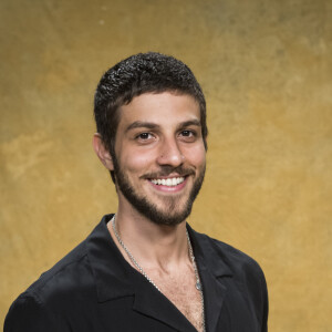 Chay Suede está no ar na TV Globo na reprise da novela 'Império'