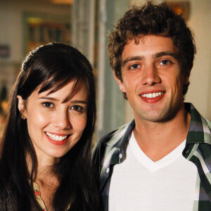 Na novela 'A Vida da Gente', Rodrigo (Rafael Cardoso)  após acidente com Ana (Fernanda Vasconcellos) engatou namoro com Manuela (Marjorie Estiano), irmã da atleta
