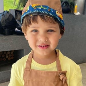 Gusttavo Lima posta foto do filho caçula usando look de chef