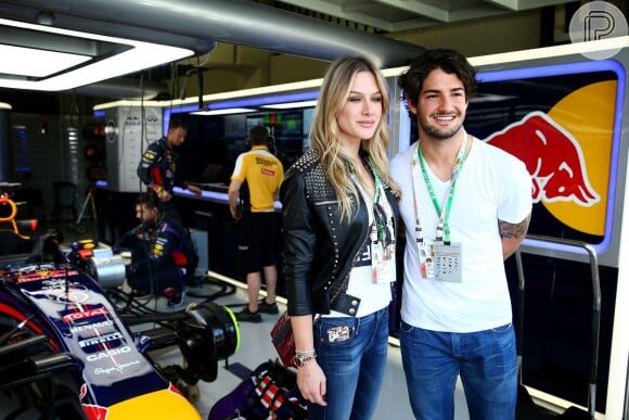Fiorella Mattheis e Alexandre Pato assistiram juntos ao Grande Prêmio do Brasil de Fórmula 1