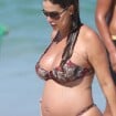 Robertha Portella mostra barriga da primeira gravidez em dia na praia. Fotos!