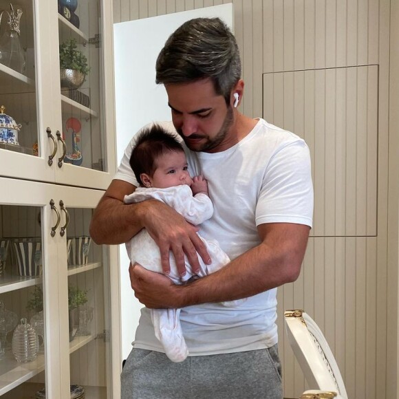 Marido de Simone, Kaká Diniz é pai de Henry e Zaya