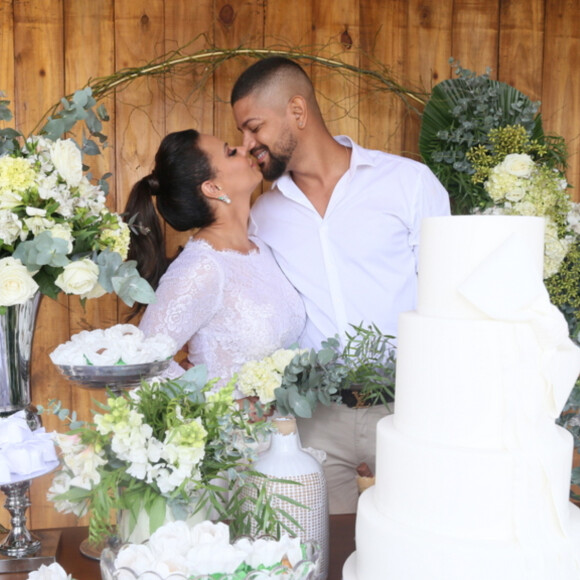Casados! Viviane Araújo troca alianças e formaliza união com Guilherme Militão. Fotos
