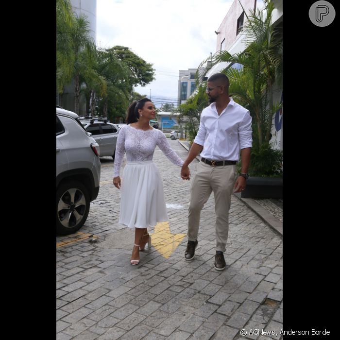 Viviane Araújo se casou no civil com Guilherme Militão em cartório na Barra da Tijuca