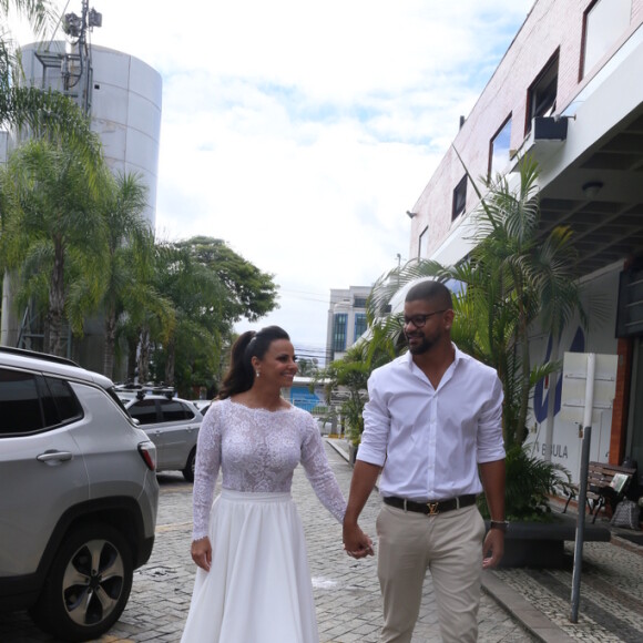 Viviane Araújo fez cerimônia intimista após casamento no civil com Guilherme Militão