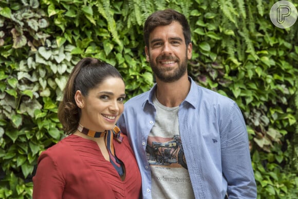 Novela 'Salve-se Quem Puder': Bruno (Marcos Pitombo) tenta alertar Micaela (Sabrina Petraglia) sobre o perigo de Verônica (Marianna Armellini)