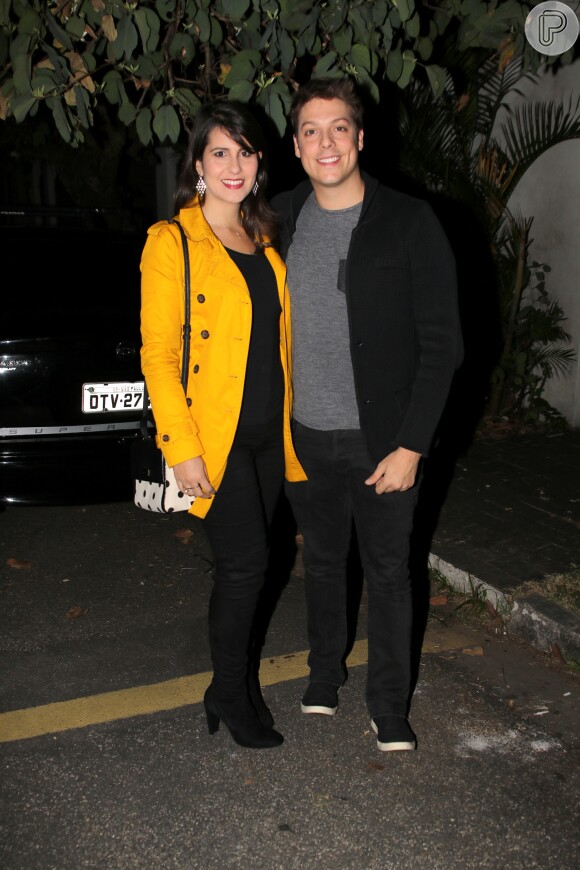 Fabio Porchat valoriza conforto em looks e a ajuda da mulher com moda: 'Nataly sabe tudo'