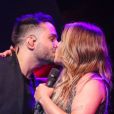 Simony namora o músico Felipe Rodriguez desde junho de 2020 e eles estão noivos há 7 meses