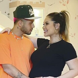 Virgínia Fonseca e Zé Felipe posaram no quarto da filha, Maria Alice