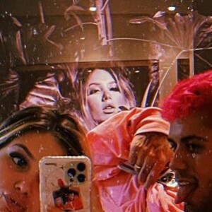 Grávida de 9 meses, Virgínia Fonseca brincou com o marido, Zé Felipe, ao mostrar a barriga na reta final da gestação