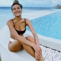 Sasha aposta em biquíni hot pants para curtir lua de mel nas Maldivas. Veja detalhes do look