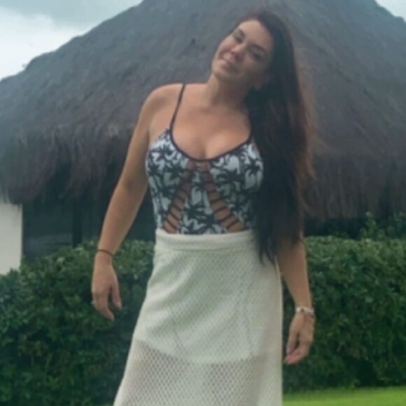 Simony ganhou muitos elogios na web por sua boa forma