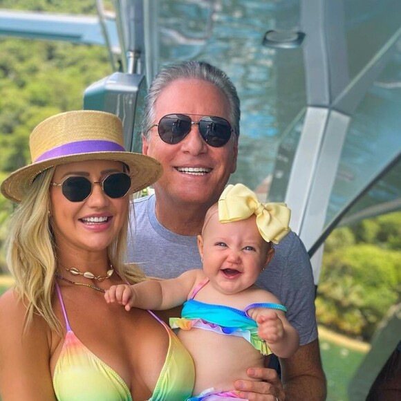 Vicky, de 1 ano, é filha de Roberto Justus com Ana Paula Siebert