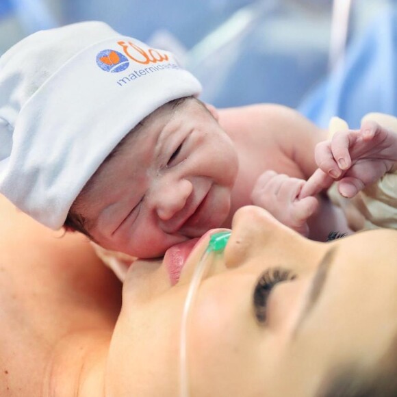 Filha de Virgínia Fonseca e Zé Felipe, Maria Alice recebeu sua primeira massagem aos 4 dias de vida