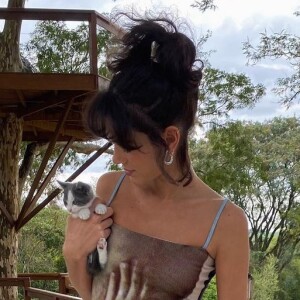 Bruna Marquezine, apaixonada por pets, relatou incômodo com a política do 'cancelamento'