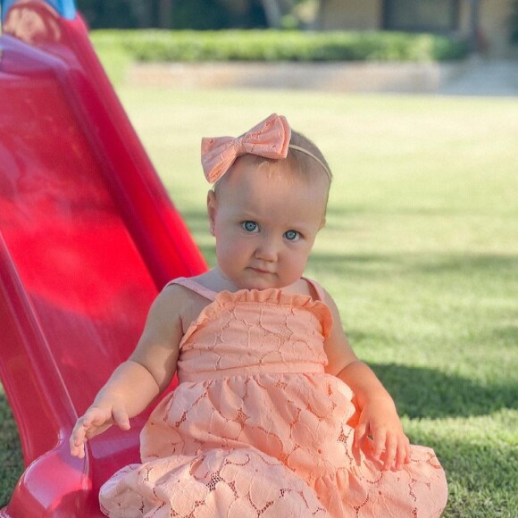 Festa de 1 ano da filha de Ana Paula Siebert e Justus acontece um mês depois do aniversário da meina