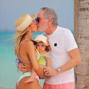 Filha caçula de Roberto Justus ganha festa com 'tenda de teste' de Covid-19 para convidados