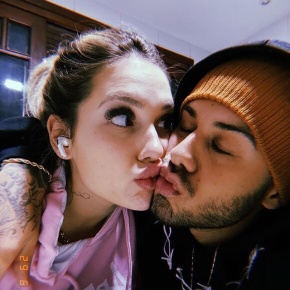 Zé Felipe sai em defesa de esposa Virgínia Fonseca ao ser criticada por seguidor: 'Meu irmão, vai tomar no c**, seu f**'