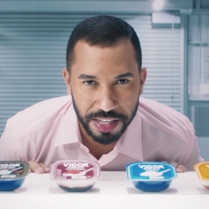 Gil do Vigor faz propaganda de iogurte após saída do 'BBB'