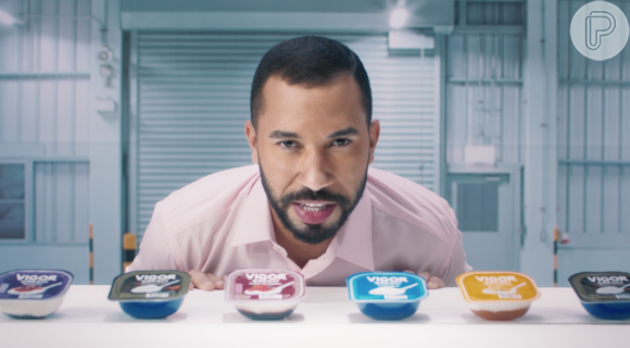 Gil do Vigor faz propaganda de iogurte após saída do 'BBB'