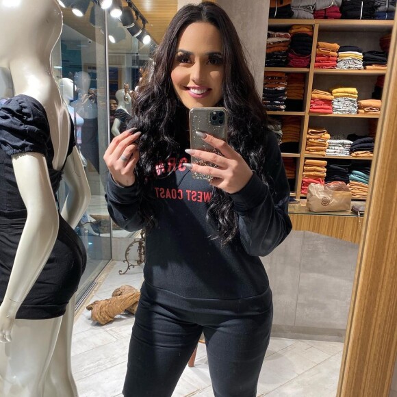 Perlla ganhou elogios em nova foto com o namorado, o empresário Patrick Abrahão: 'Lindos'