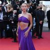 Ester Exposito surge bem sexy em Festival de Cannes
